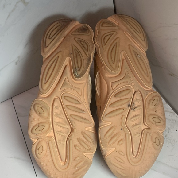 Adidas Originals Boys Size 7.5 Ozweego Glow Orange Tint FZ1962 - Picture 7 of 8